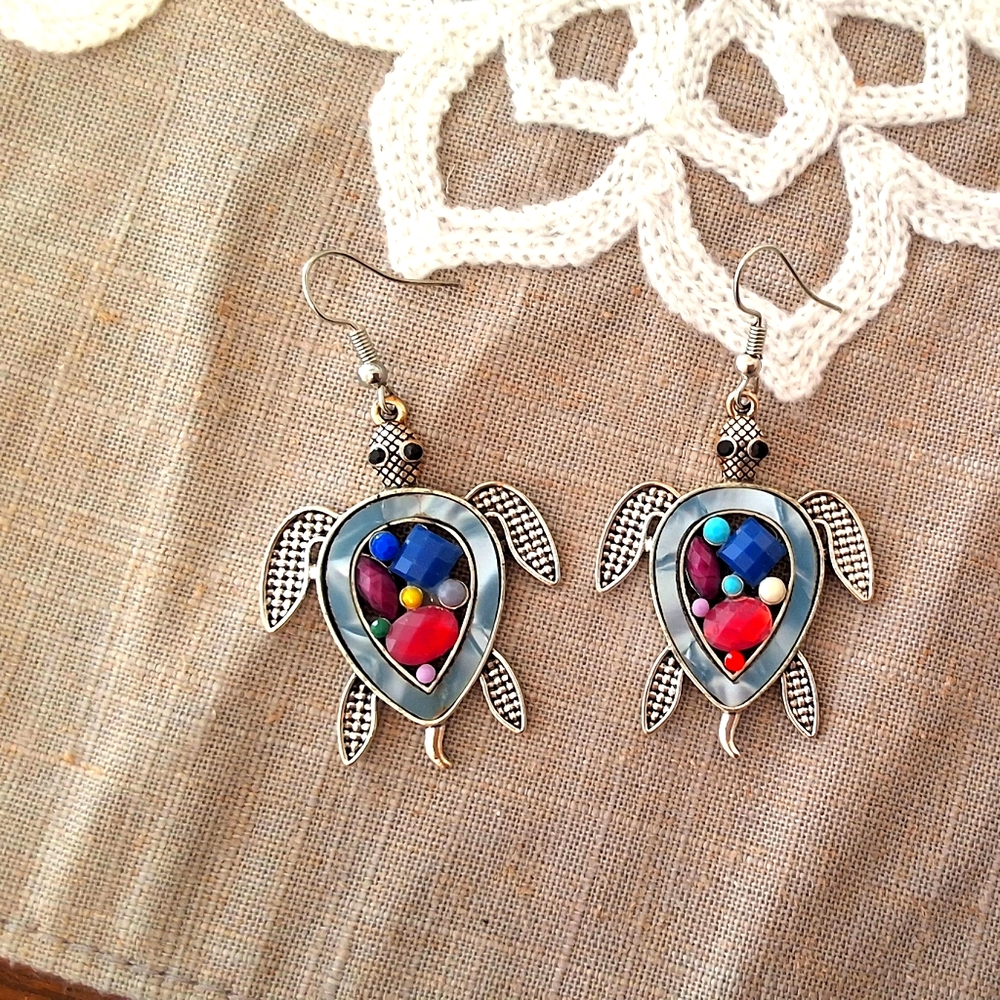 NEW Silver Jeweled Turtle Dangle Earrings - Picture 2 of 5